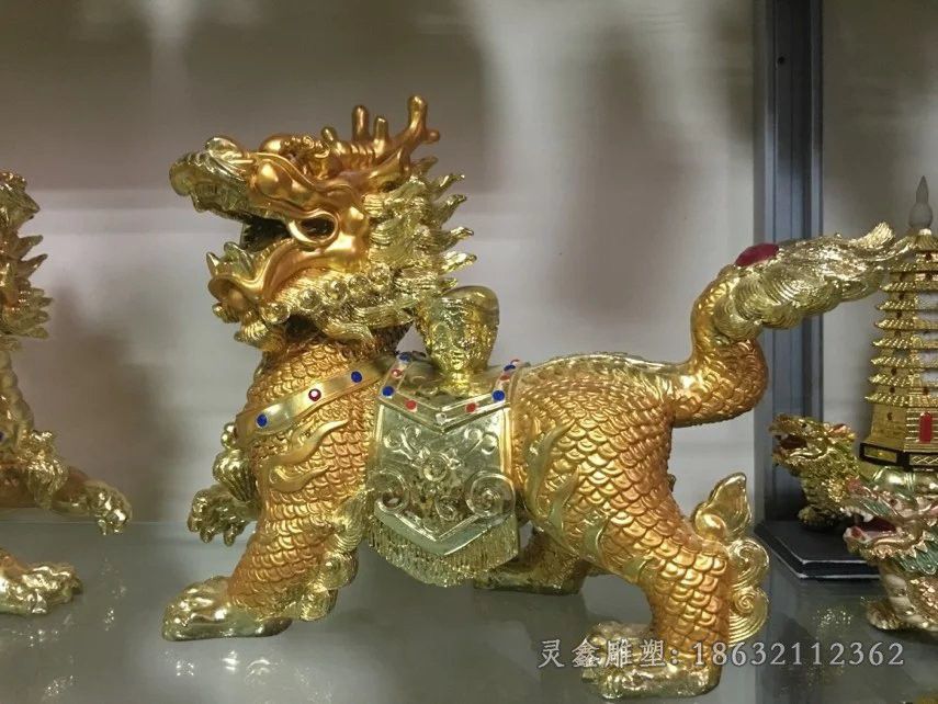 金色麒麟小区动物铜雕