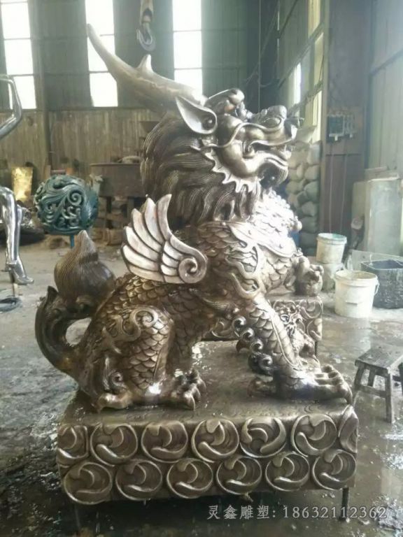 金色麒麟庭院动物铜雕