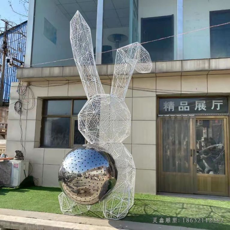 镂空兔子不锈钢雕塑