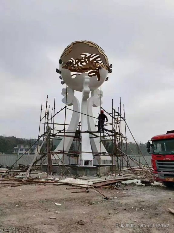 不锈钢镂空球标志雕塑