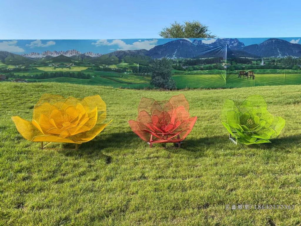 彩绘不锈钢花朵雕塑