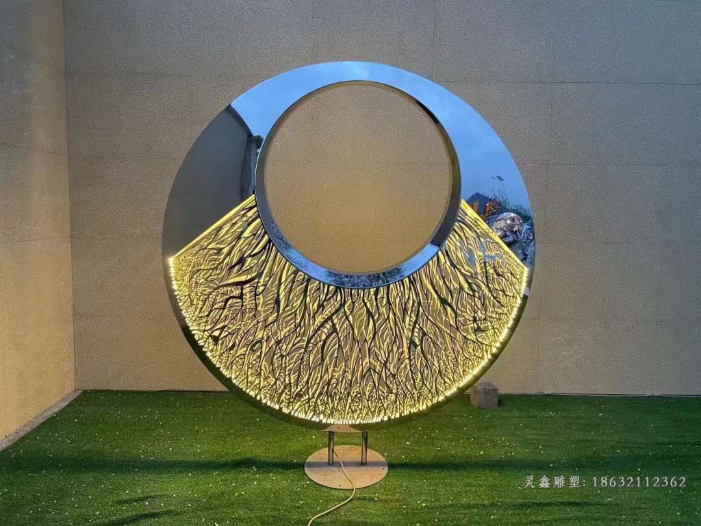 不锈钢圆环抽象雕塑